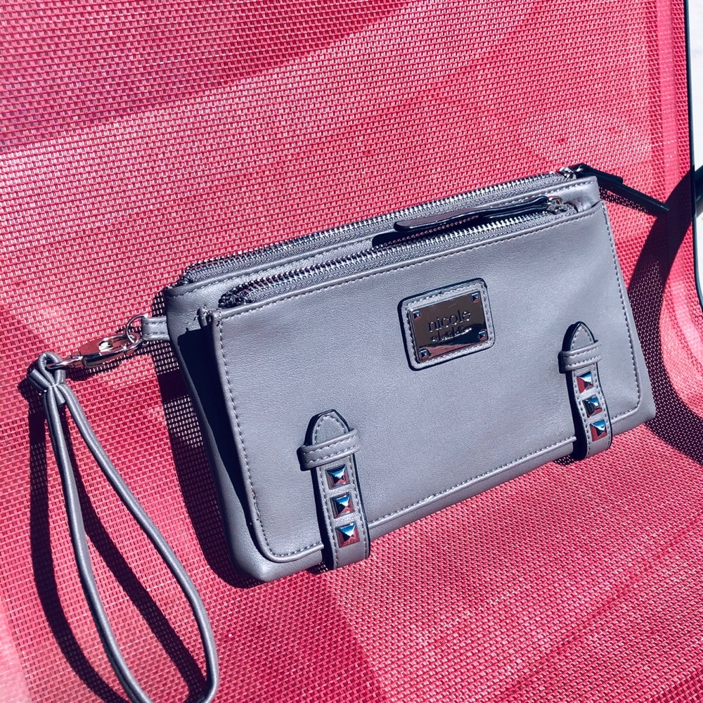 ⛓ Gray/Silver-Studded Clutch ⛓